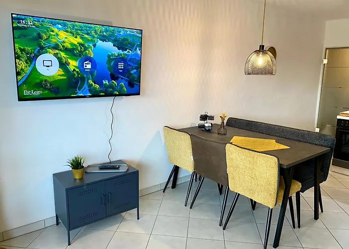 Appartement Belisima I - Krautinsel I Chiemsee I Modern Mit Seeblick I 2 Balkone I 2 Schalfzimmer I Waschmaschine I Parkplatz I Naehe Baecker Rimsting