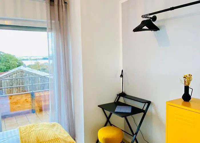 Belisima I - Krautinsel I Chiemsee I Modern Mit Seeblick I 2 Balkone I 2 Schalfzimmer I Waschmaschine I Parkplatz I Naehe Baecker Appartement